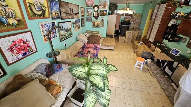 לא להחמיץ!,עם מרפסת,כיווינם טובים,מוארת,ברחוב שקט,במקום שקט,מרווחת