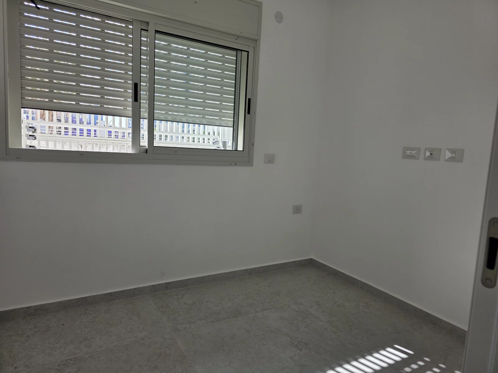 Magnifico appartamento 4,5 locali con terrazza, edificio nuovo, vicino piazza Rabin - Da non perdere!