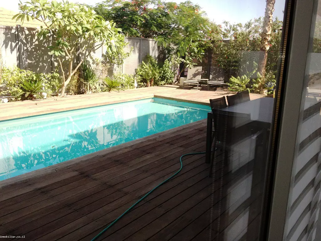 וילה עם מרפסת, השקעה, מרפסת על הים, מיקום טוב, מקום שקט, קומה גבוהה עם נוף, גדול, קרוב לים, נוף לים, אסור לפספס, נעים, מעוצב היטב, מואר, מרווח, עסקה טובה, כיווני אוויר טובים, במצב טוב, גינה גדולה, מדהים
