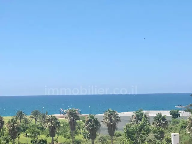 דופלקס מדהים מול הים לשיפוץ