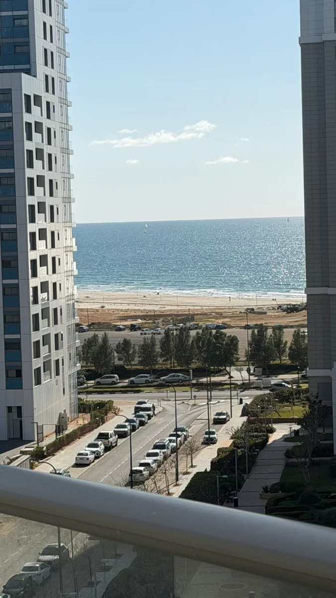 יד ימים - בניין יוקרה עם בריכה וחדר כושר