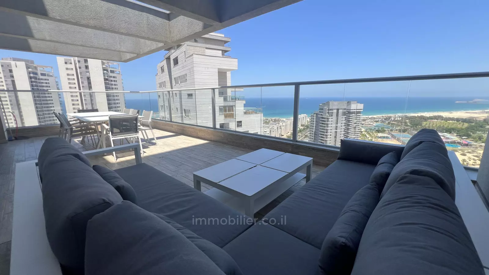 Não perca!,Central,com terraço,Lindo apartamento,bem equipado,Boa localização,em um belo imóvel,Andar superior com vista,Grande,Alto padrão,excelente estado,Luxuoso,Magnífico,Perto do mar,espaçoso,Vista para o mar