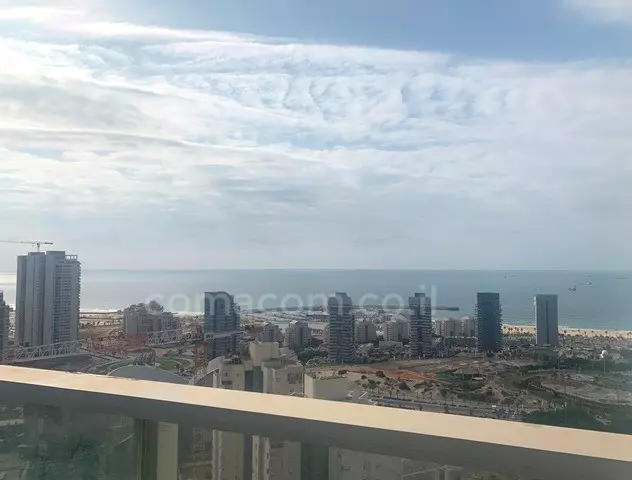 con terraza,en un hermoso edificio,En el centro,Buena ubicación,Lujoso,Vista al mar,¡No se lo puede perder!,bien arreglado,espacioso,Departamento bonito,Espléndido