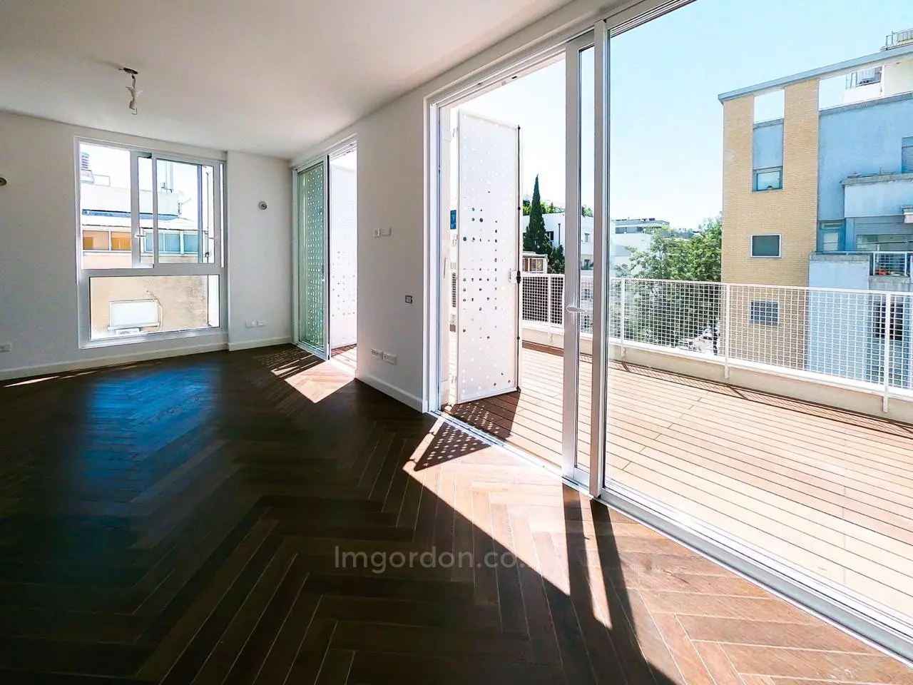 Avec terrasse,Dans un immeuble neuf,Hauts plafonds,Magnifique,Neuf