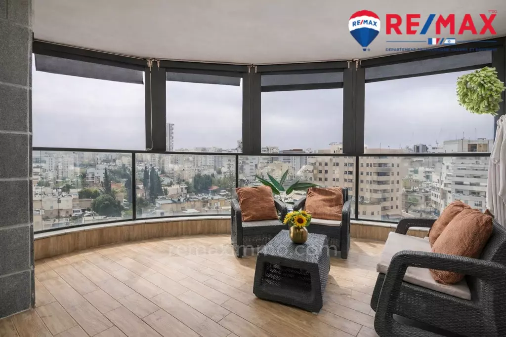 הזדמנות יוצאת דופן! השקעה מעולה בחדרה עם ביקוש שכירות גבוה - אל תחפשו עוד!