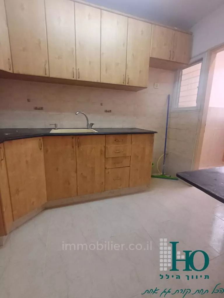 דירת 3.5 חדרים בשכונת עתיקות פנויה מיד
