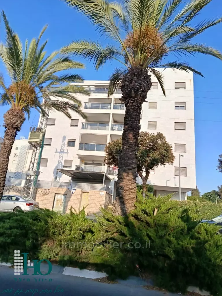 דירת 4 חדרים יפה במרכז העיר החדש
