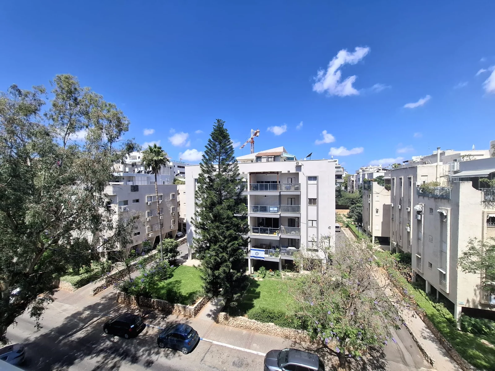 דירת 4 חדרים בקומה 4 בבניין חדש